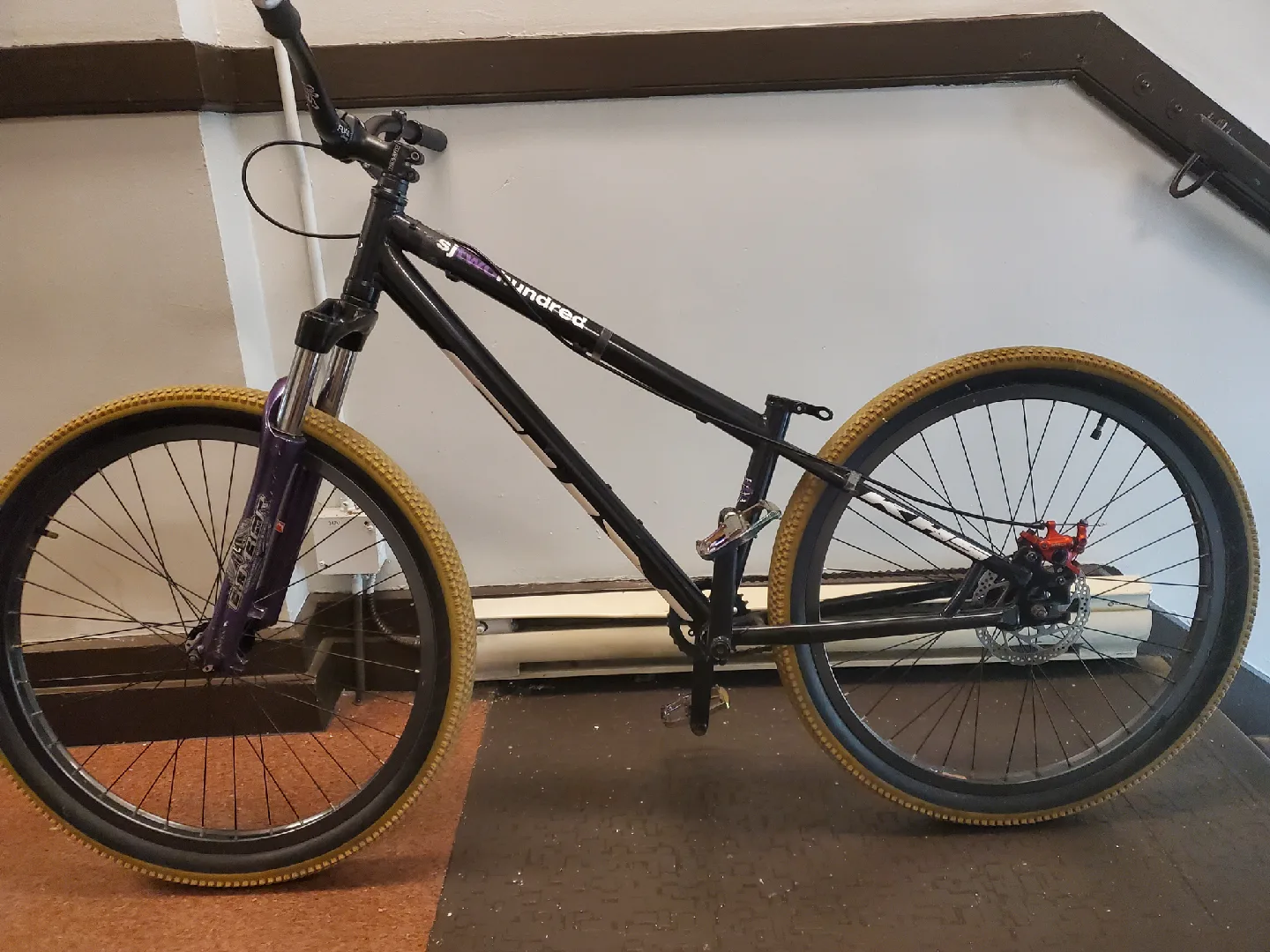 Sixhundred Dirt Jumper Bike thumbnail