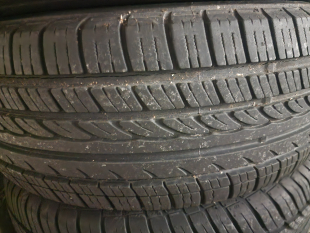 225/60R16 98T Tires all-season