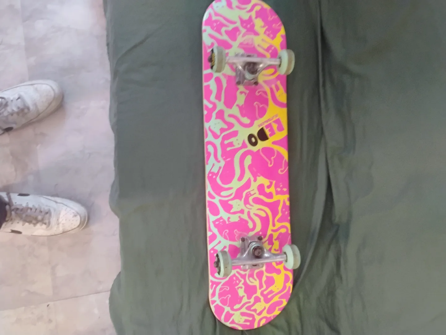 REDO Skateboard thumbnail
