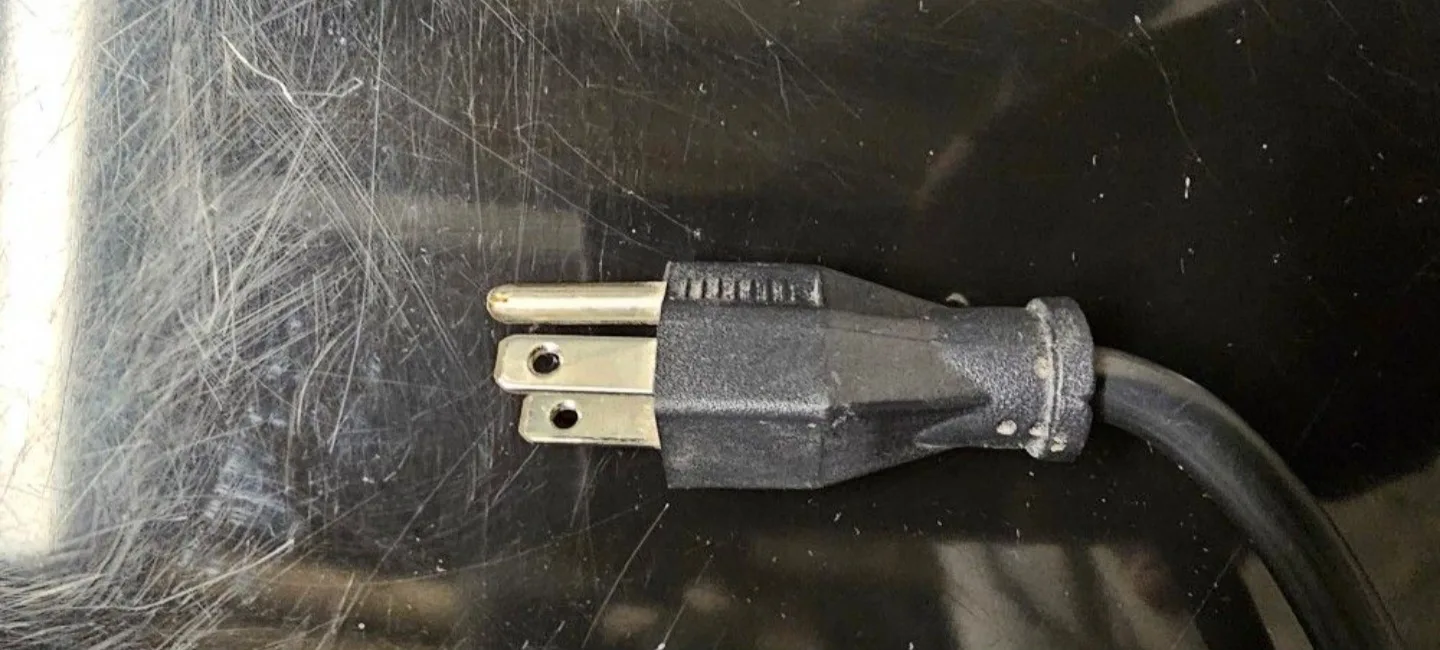 52 Bottle Magic Chef MCWC58DBST Wine Cooler image indicator(10)