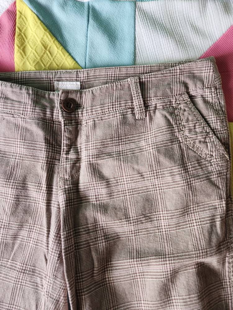 2000s Garage brown plaid board shorts - photo 3