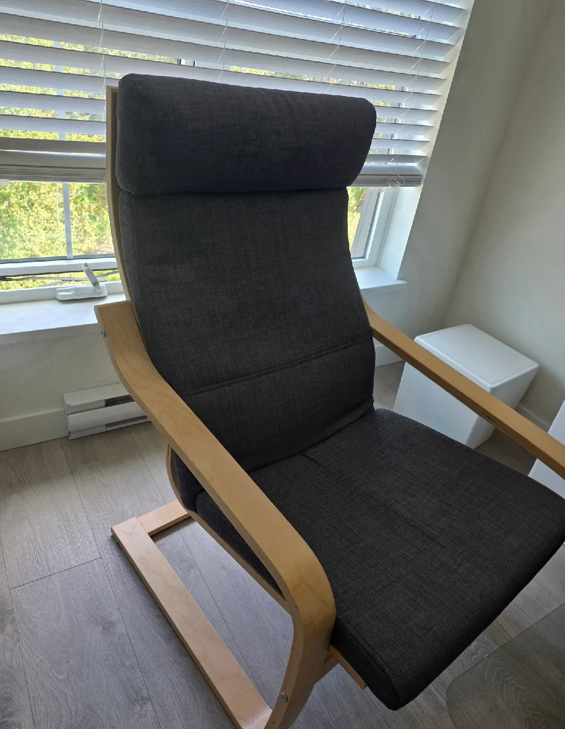 IKEA POÄNG Chair - Grey image indicator(3)