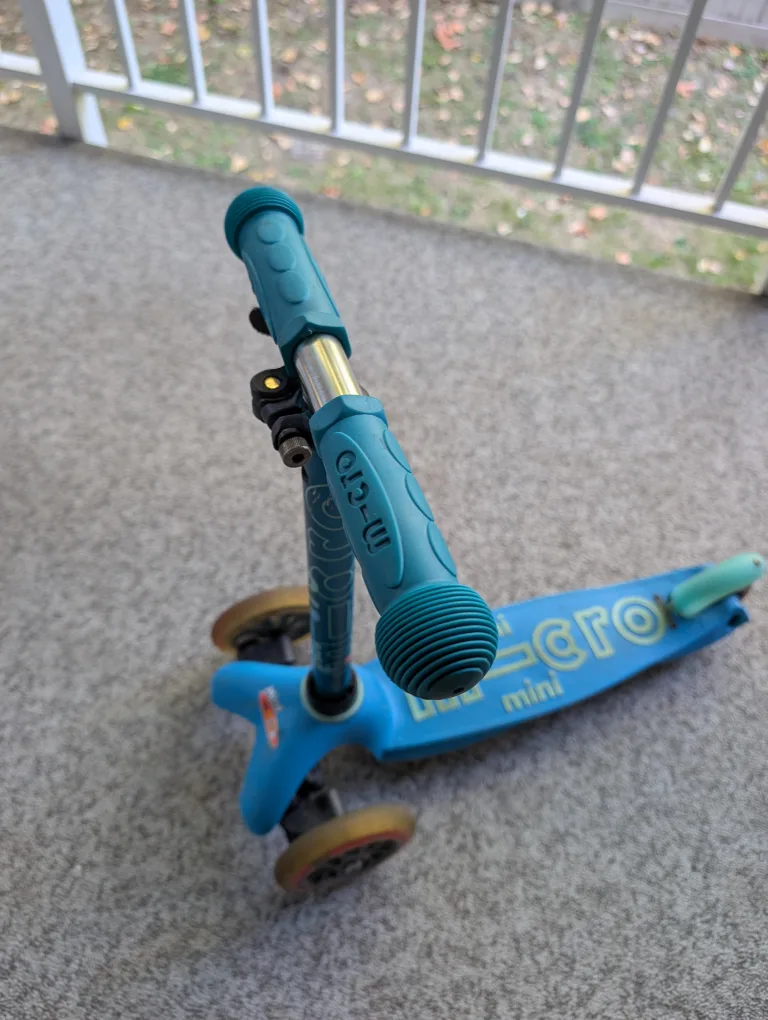 Mini Micro Scooter - Blue image indicator(2)