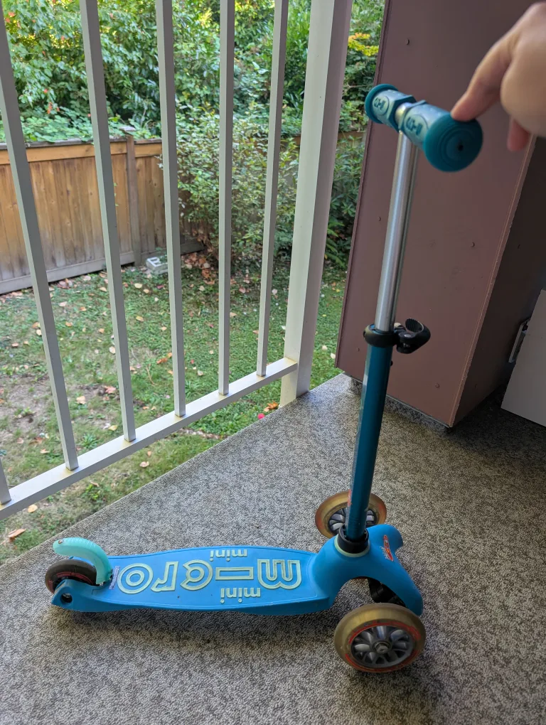 Mini Micro Scooter - Blue image indicator(4)
