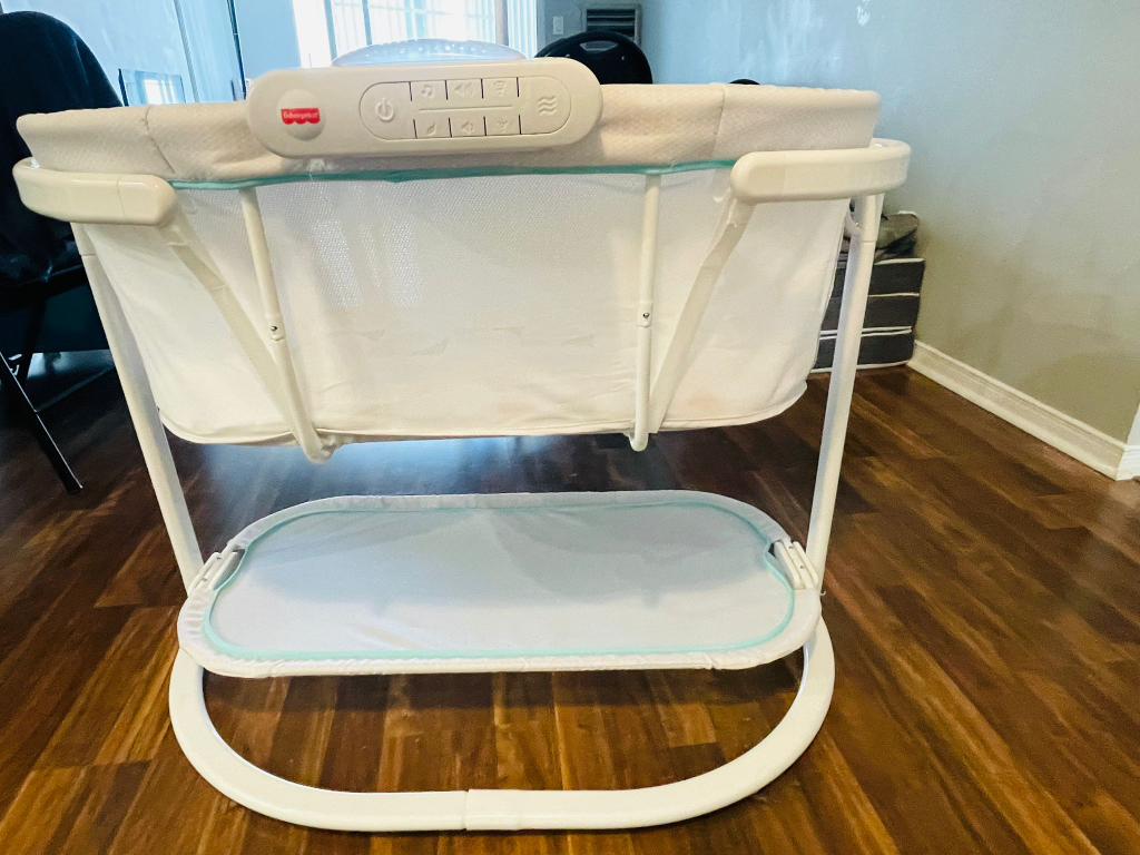 Fisher-Price Soothing Motions Bassinet - photo 5