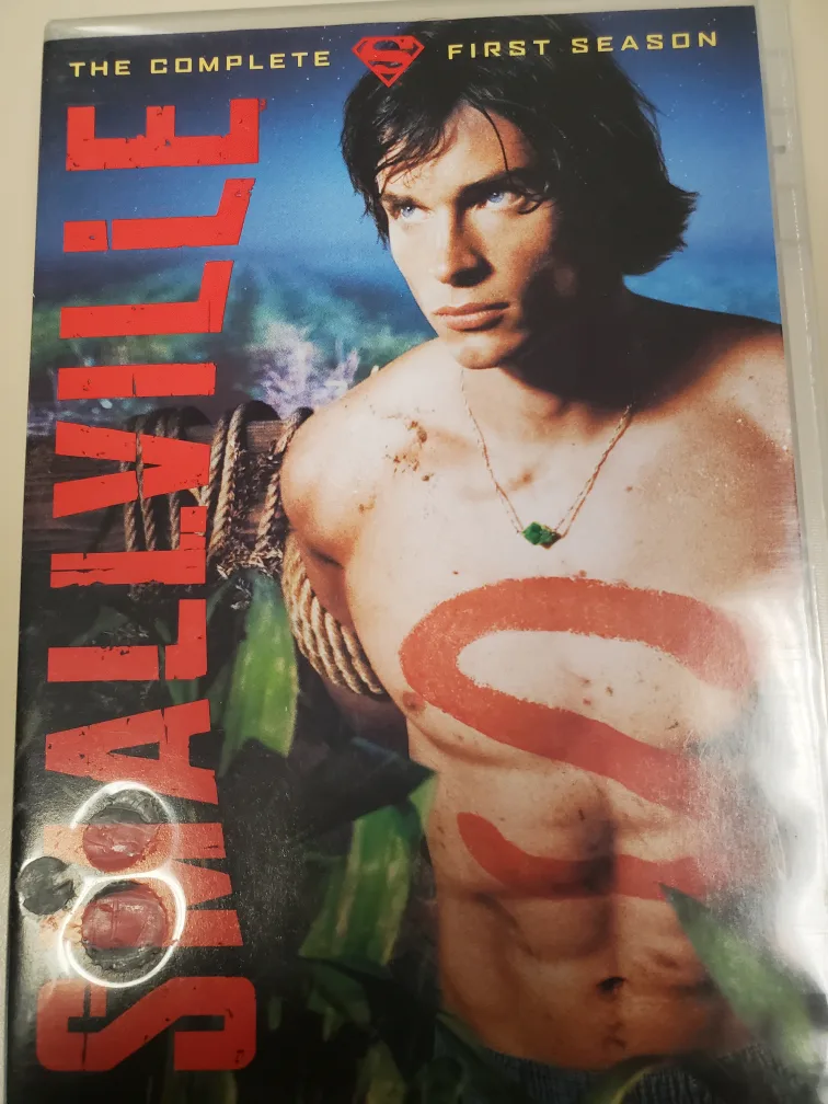 Smallville: The Complete First Season DVD thumbnail