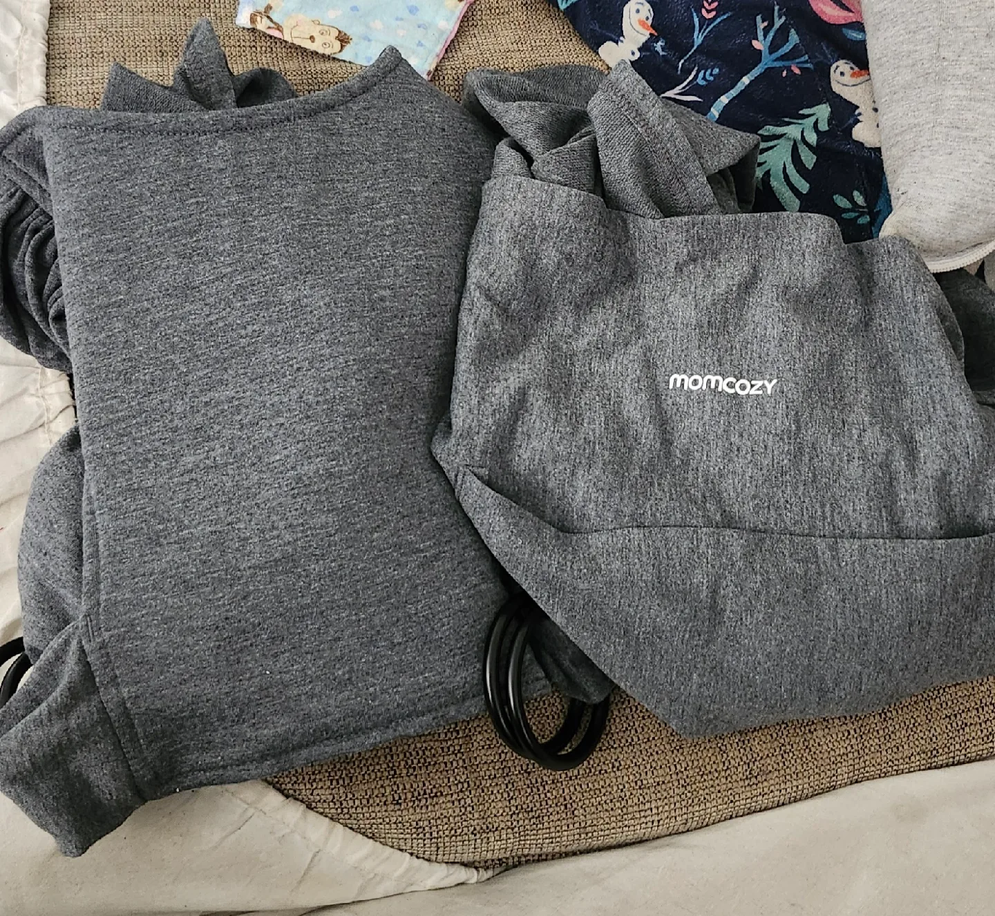 Momcozy Baby Wrap Carrier - Deep Grey image indicator(2)