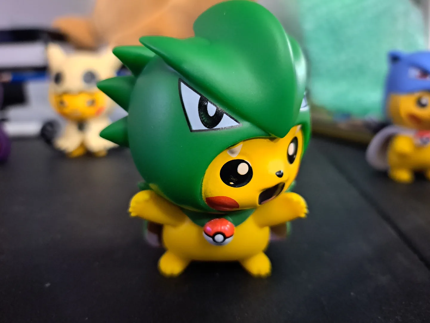 (READ DESCRIPTION) Pokemon Pikachu cosplay action figure set 3in image indicator(5)