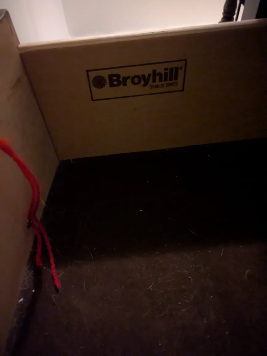 Broyhill 3-Drawer Chest - Dark Brown image indicator(2)