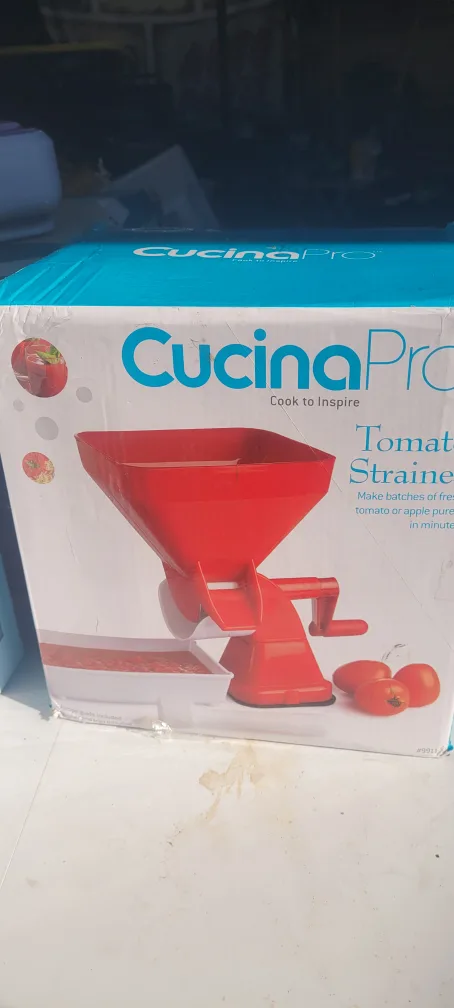 Cucina Pro Tomato Strainer