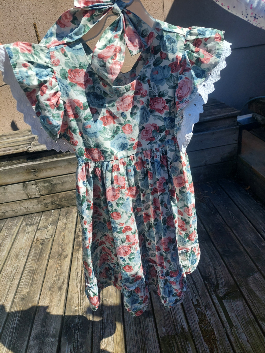 Floral Print Dress with Lace Trim - photo 4