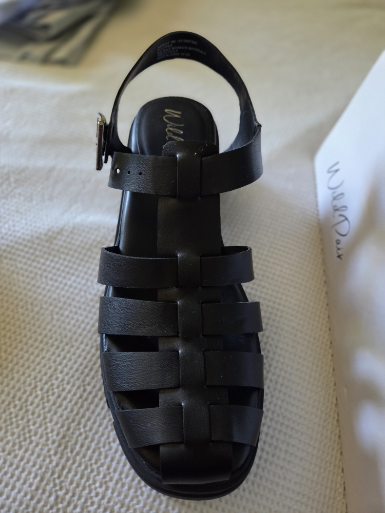 New Wild Pair Black Gladiator Sandals - Size 9 - photo 2