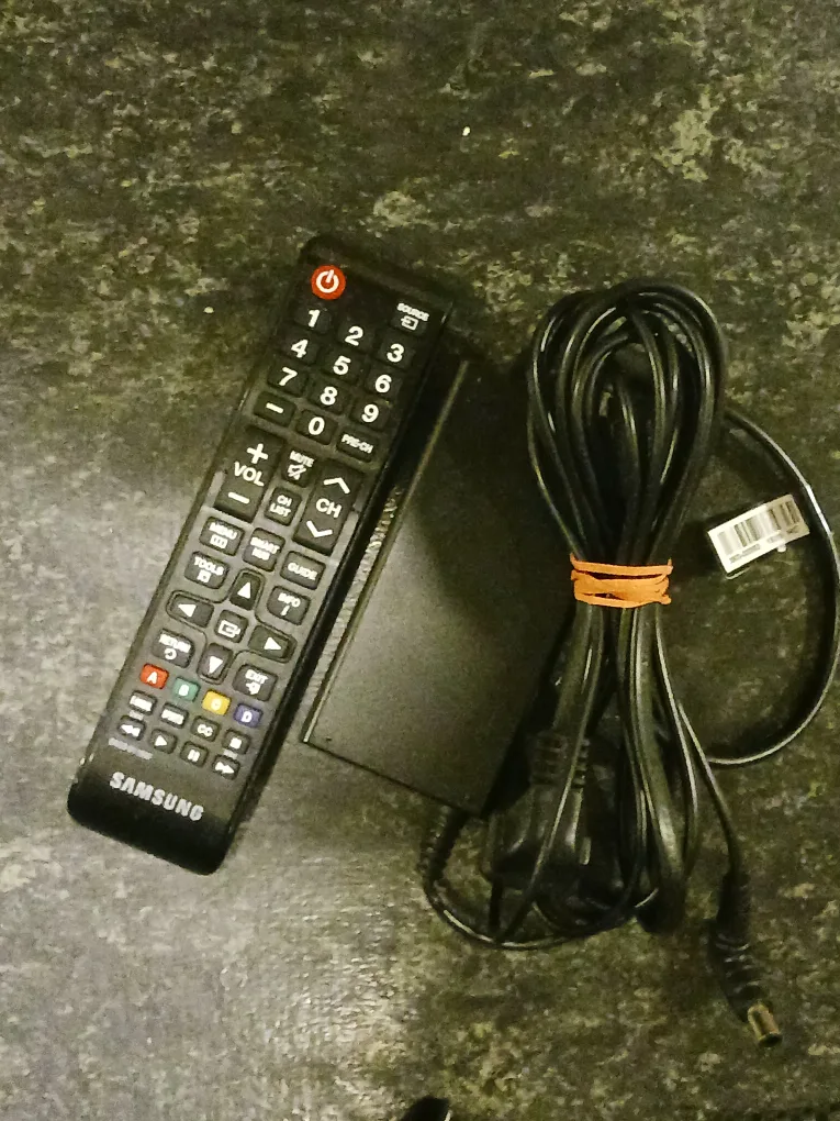 Samsung TV with Remote & Power Cord image indicator(4)