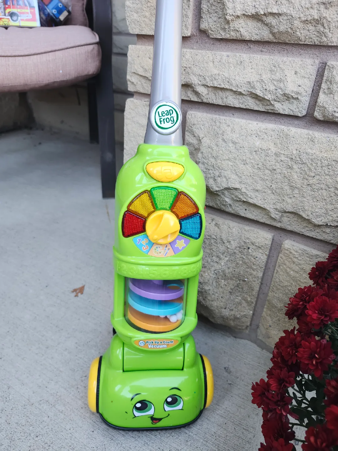 LeapFrog Pick Up & Count Vacuum thumbnail