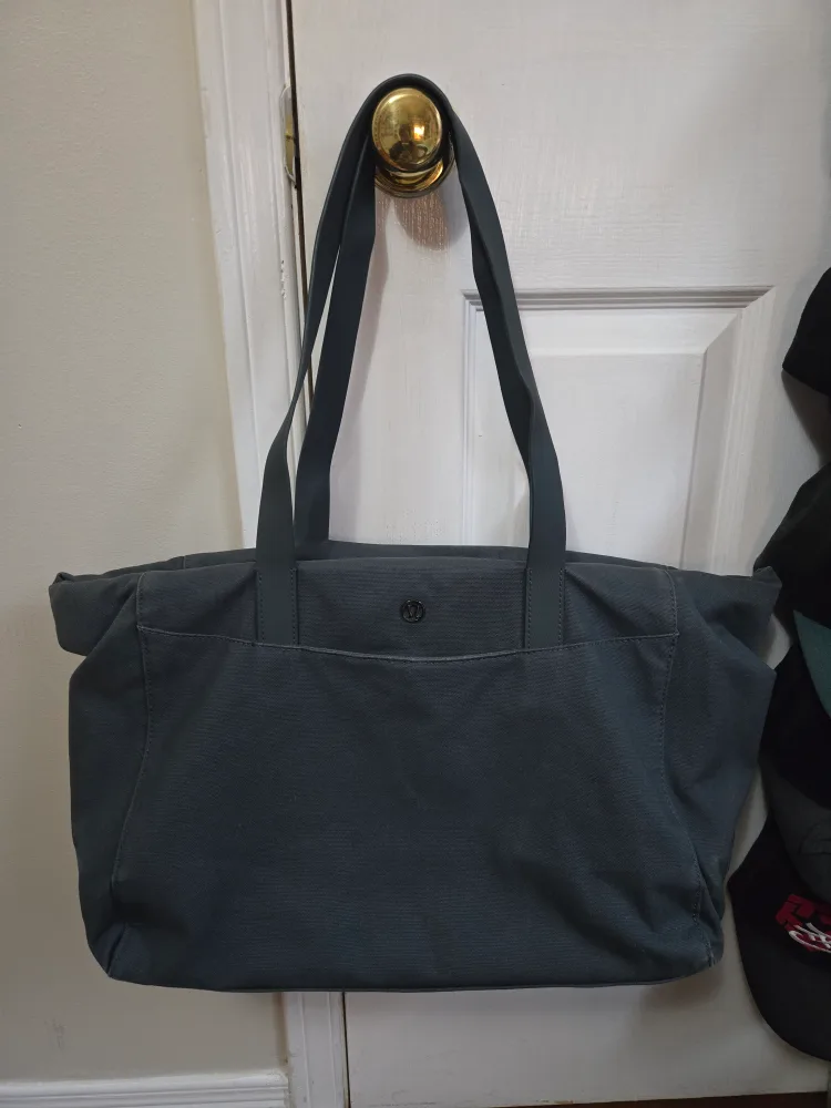 Lululemon All Avenues Bag - Green thumbnail
