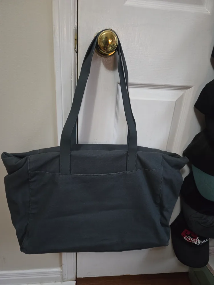 Lululemon All Avenues Bag - Green image indicator(2)
