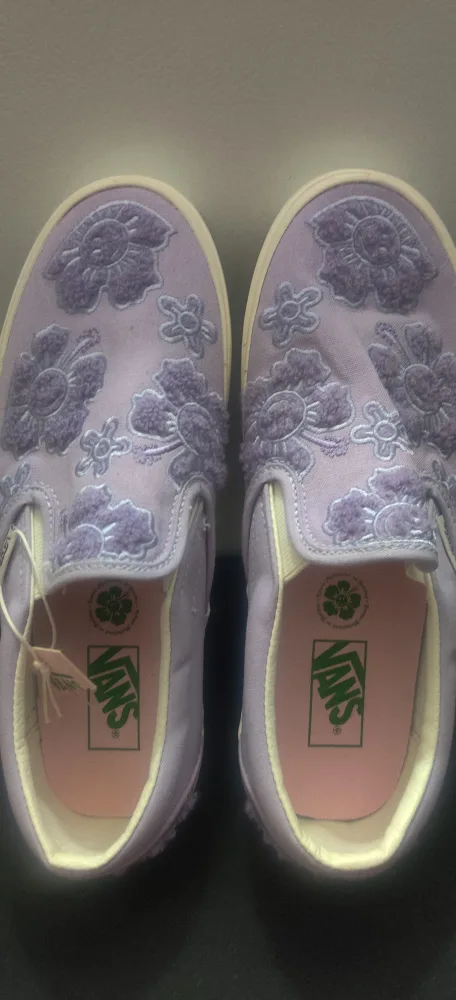 Vans x Emma Mulholland Holiday Slip-On Shoes Size 6 shoes thumbnail