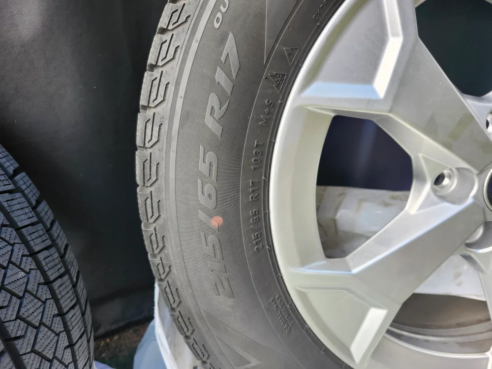 Pirelli Ice Zero Studless Winter Tires on Audi Rims image indicator(6)