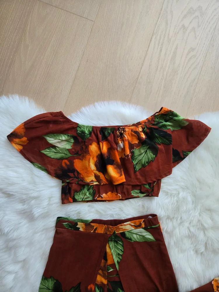 UK2LA Floral Two-Piece Set image indicator(3)