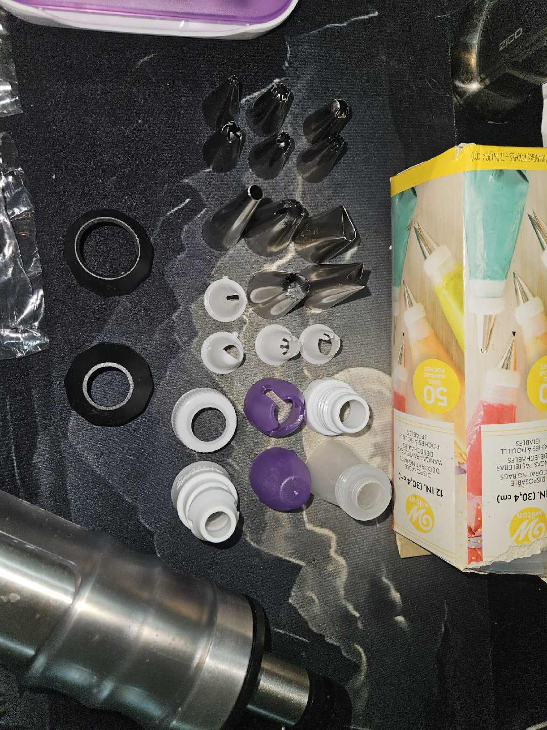 Wilton Cake Decorating Tips Set - photo 2