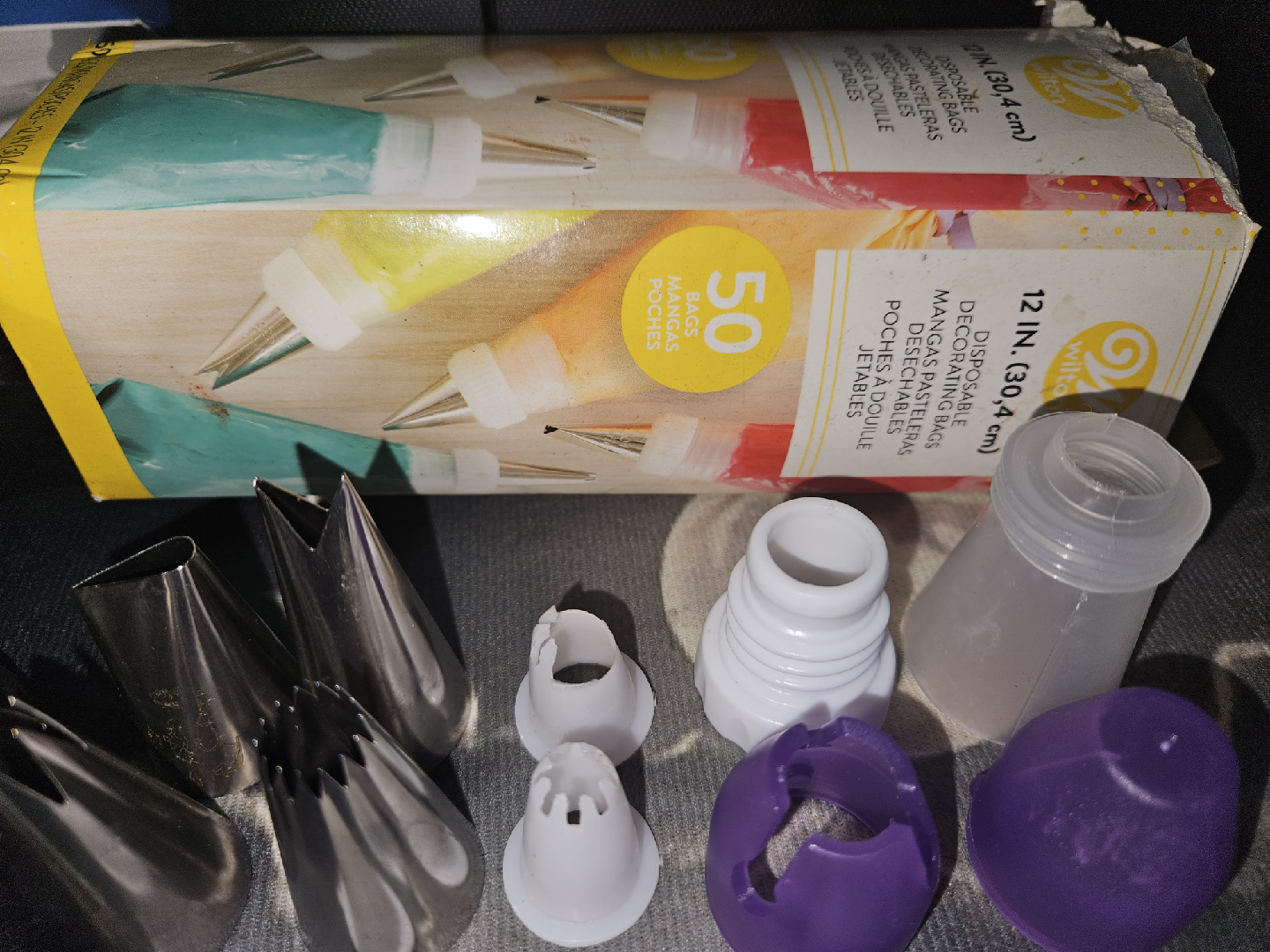 Wilton Cake Decorating Tips Set - photo 3