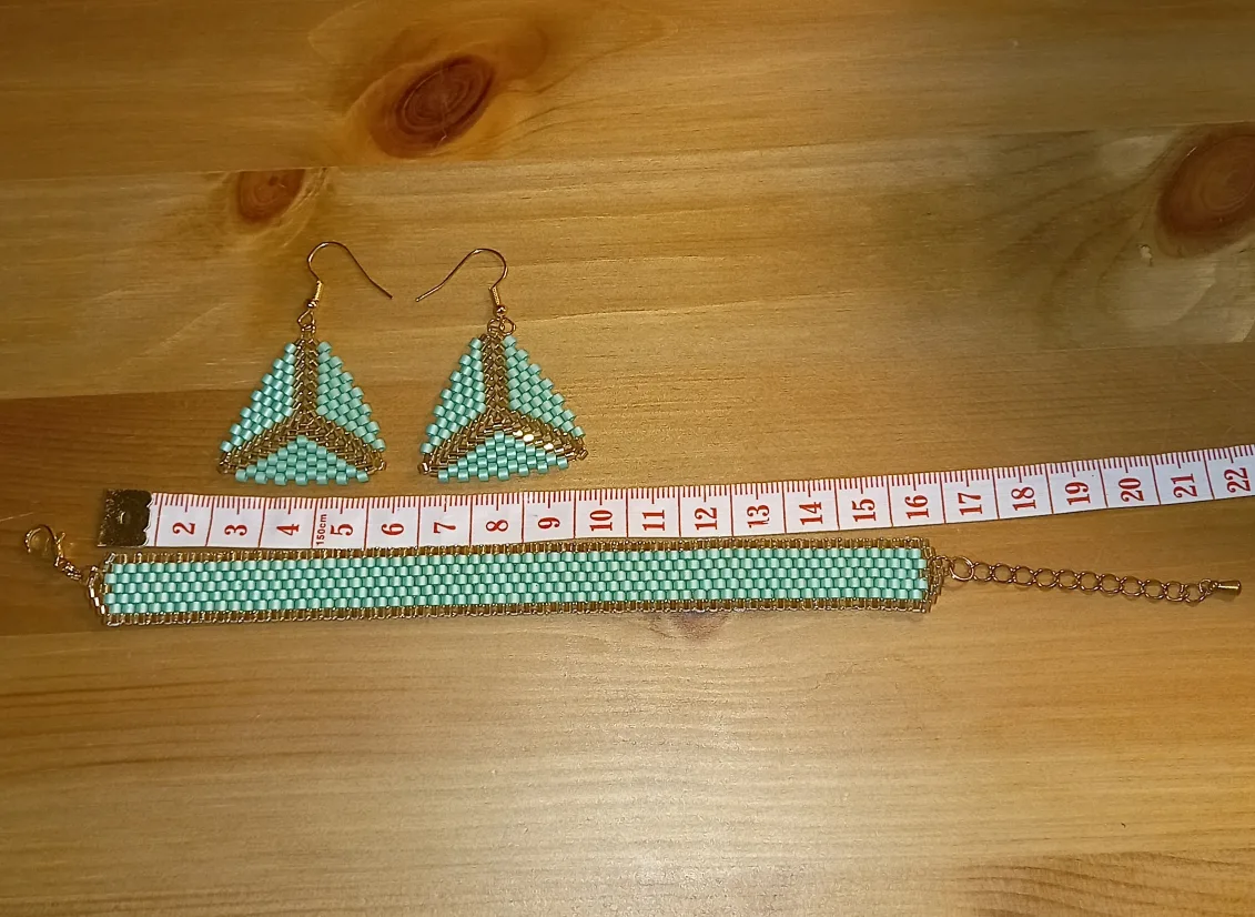 Handmade Beaded Bracelet & Earrings Set - Mint Green image indicator(5)