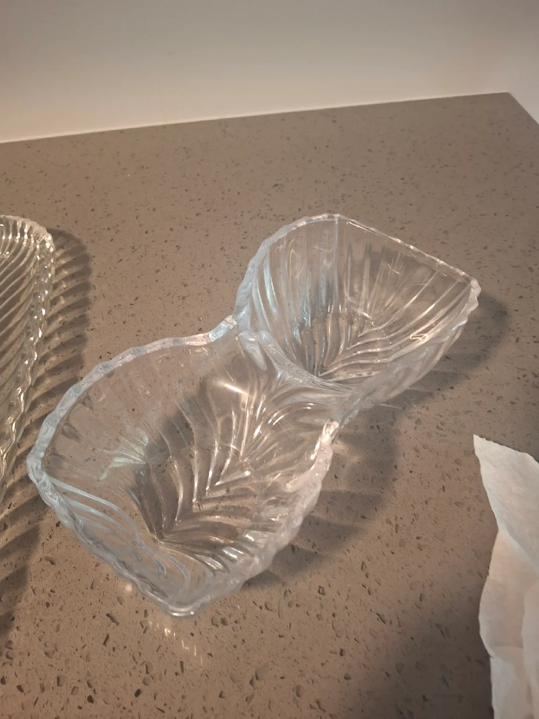 Decorative Glass Dishes - Leaf Pattern image indicator(4)