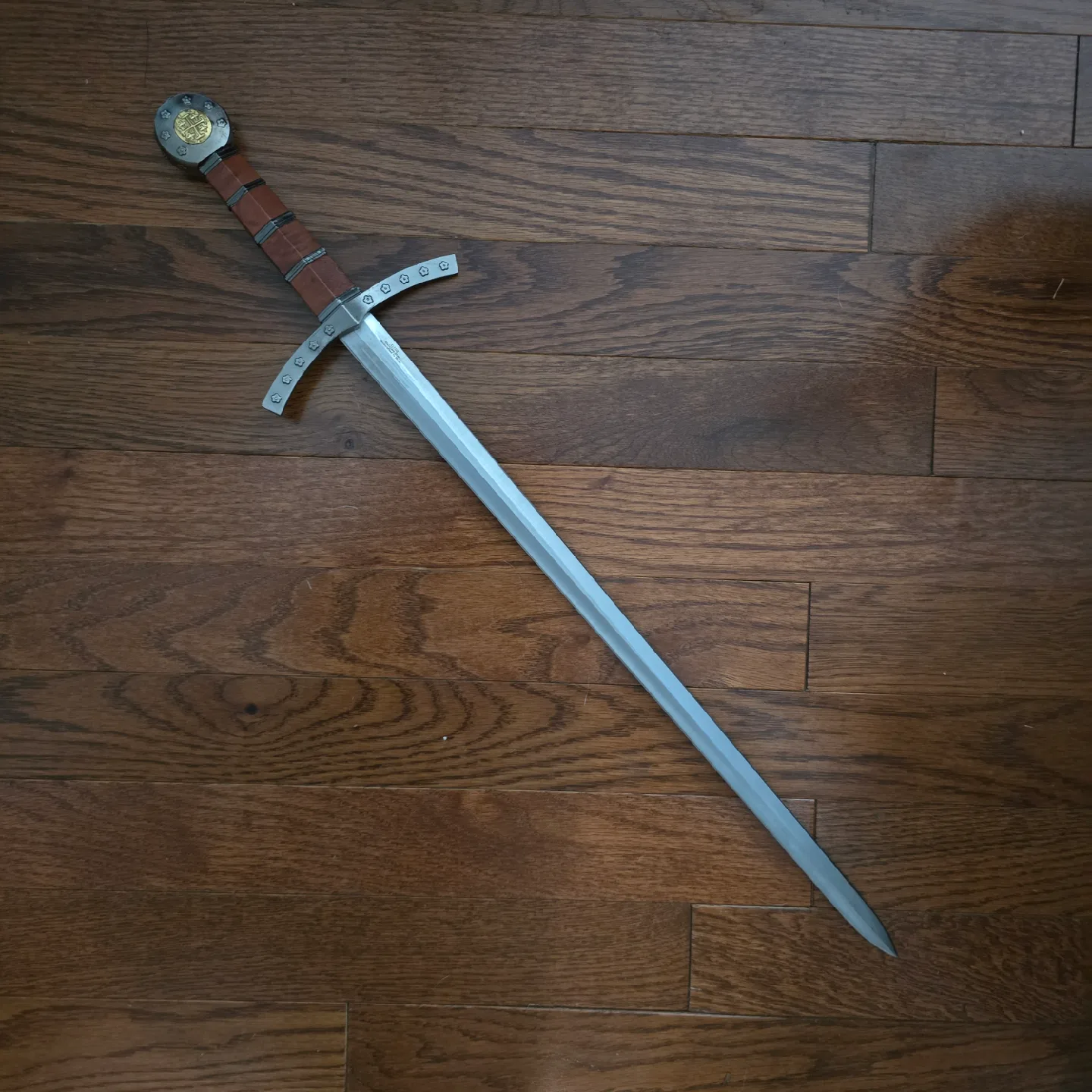 Decorative Medieval knights of the Templar sword image indicator(2)