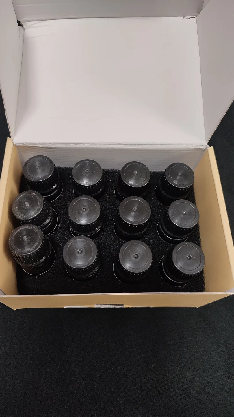 Anjou Aroma Diffuser and box of aromatherapy oils image indicator(7)