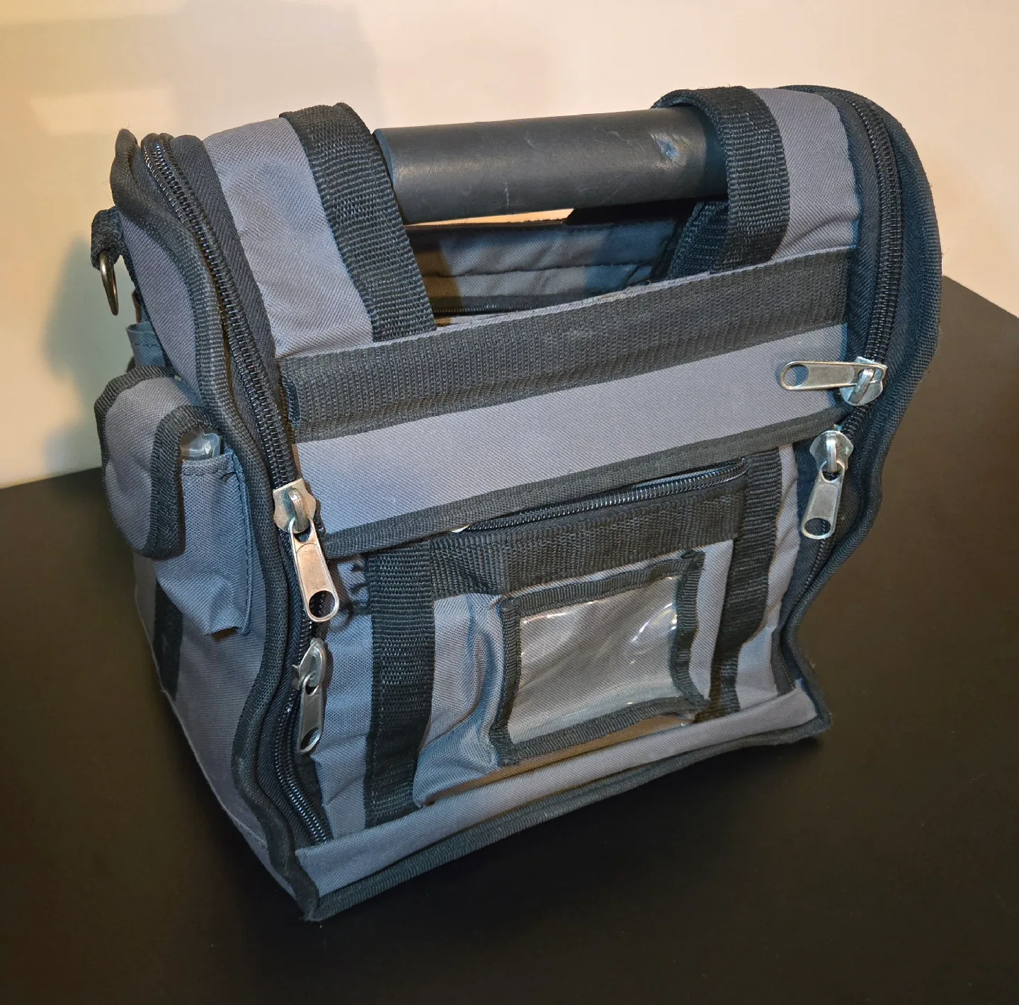 Heavy-Duty Tool Bag with Rigid Handle image indicator(2)