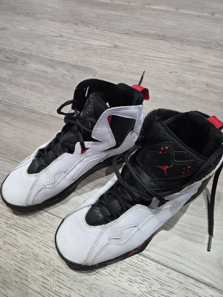 Jordan True Flight Shoes - Youth Size 4Y