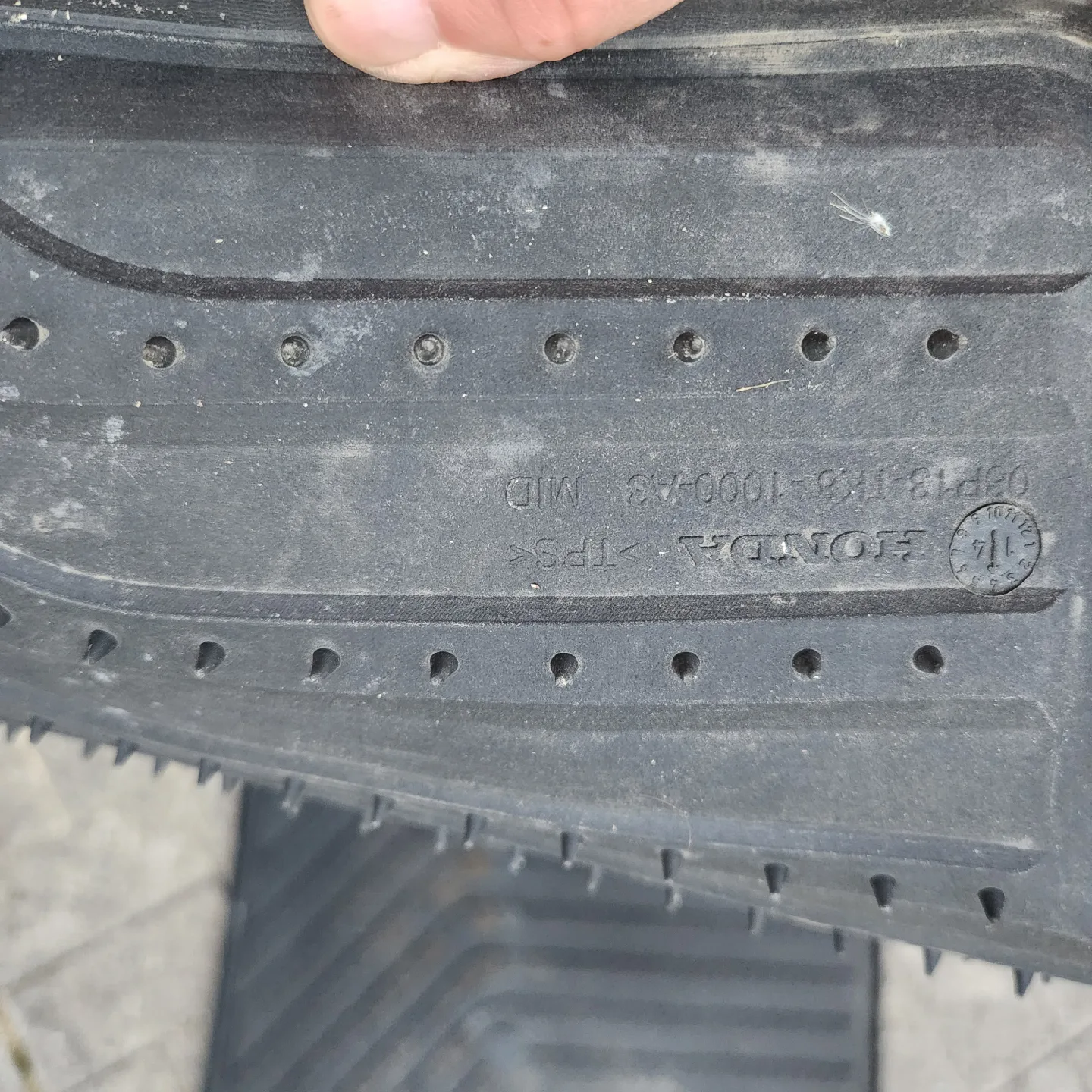 Honda Odyssey Floor Mats - Full Set 2014 image indicator(7)