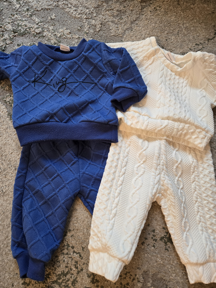 2 Tracksuit Sets - photo 2