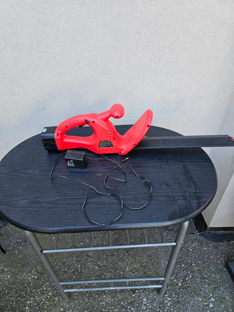Spectrum Cordless Hedge Trimmer - Red thumbnail