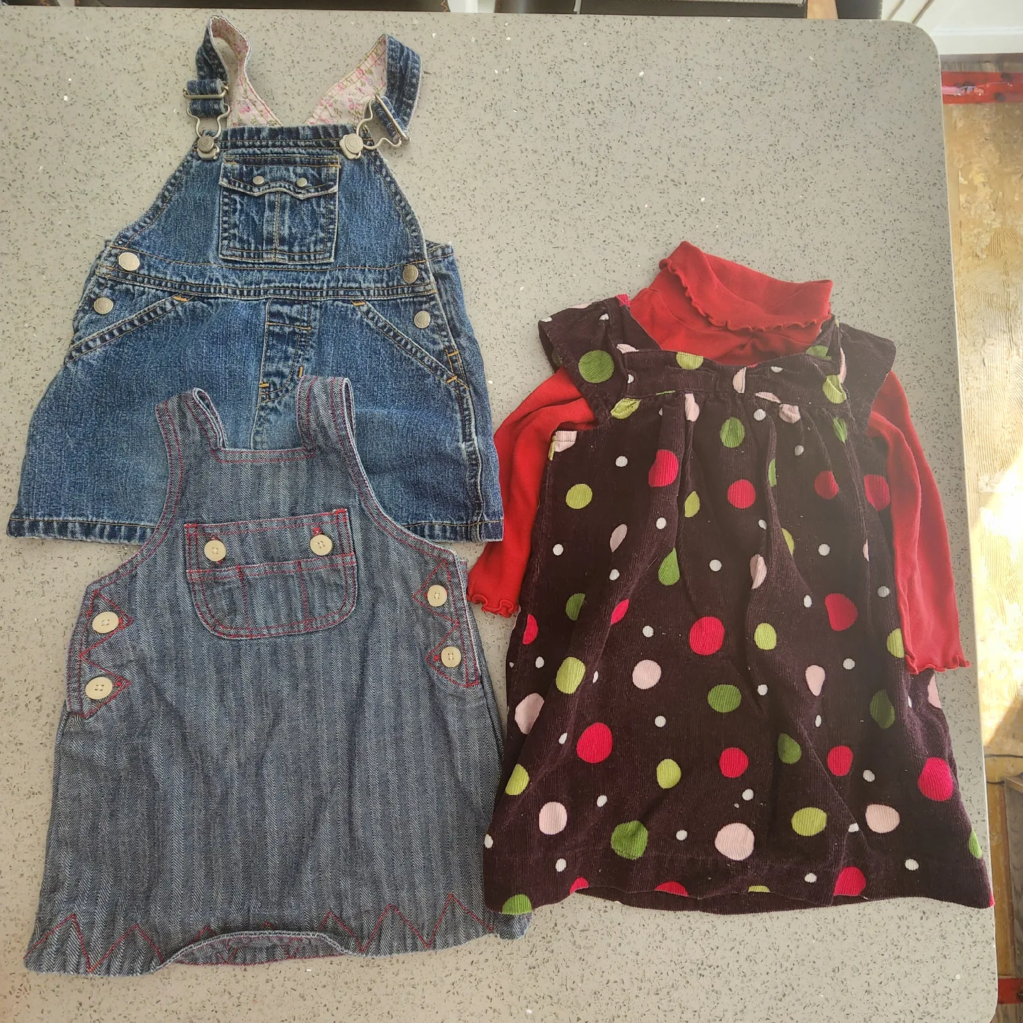 Bundle of baby girl clothes Size 6-12 months image indicator(5)