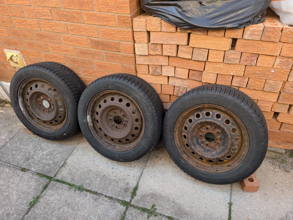 Michelin Winter Tires 205/55 R16 image indicator(9)