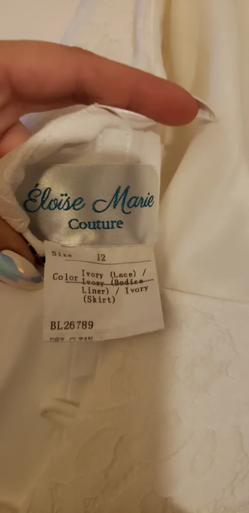 Éloise Marie Couture Ivory Wedding Dress - Size 12 image indicator(4)