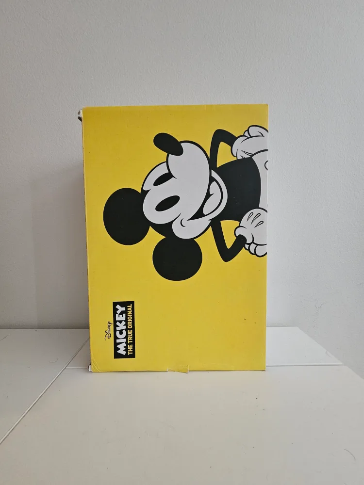 Vans x Disney Sk8-Hi Mickey Mouse Shoes - Size 8.5 thumbnail