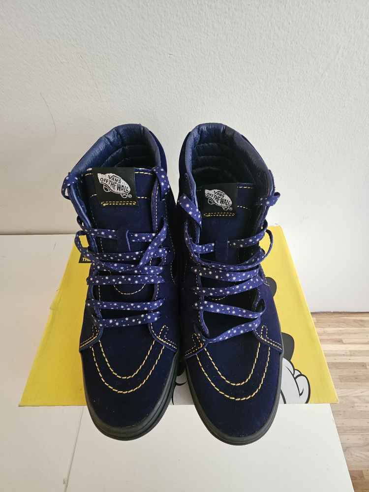 Vans x Disney Sk8-Hi Mickey Mouse Shoes - Size 8.5 - photo 3