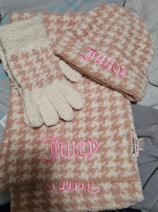 new  Juicy Couture Scarf, Hat, and Gloves Set  🥕 image indicator(2)