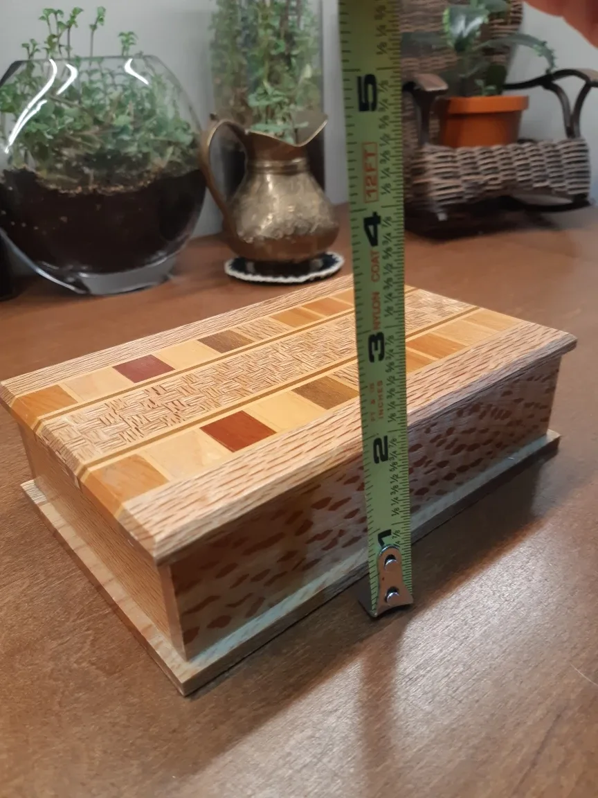 Vintage Sovereign Woodware Handcrafted box from New Zealand image indicator(6)