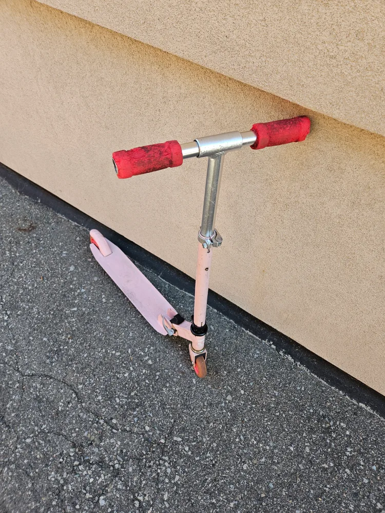 Pink Scooter thumbnail