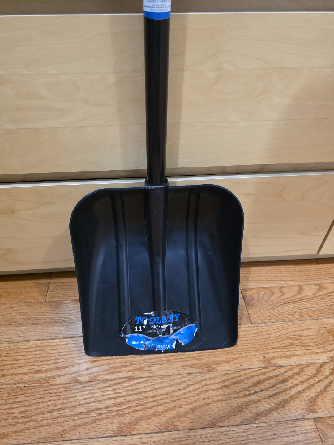Toolway 11" Snow Shovel - Like New! - photo 4