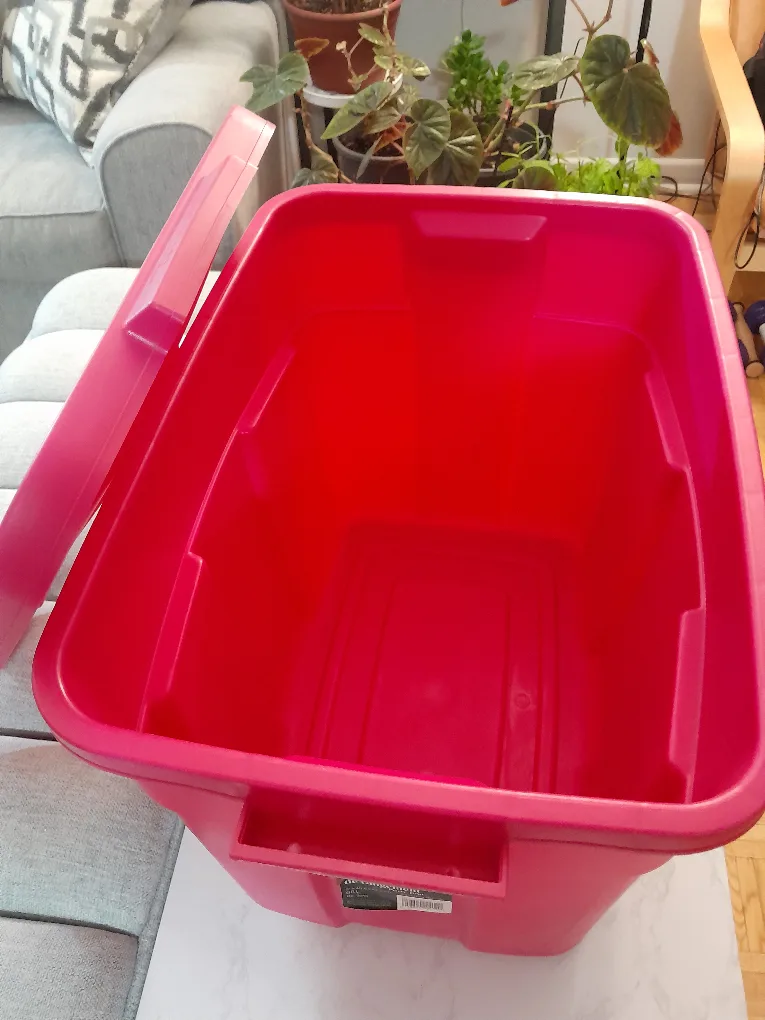 Rubbermaid Roughneck 68L Storage Container 🥕 image indicator(3)