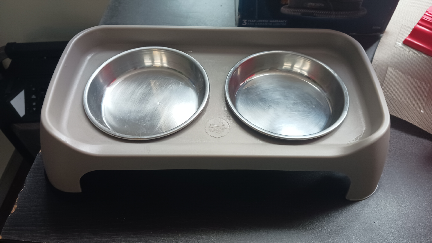 Weatherly City Double Pet Feeder