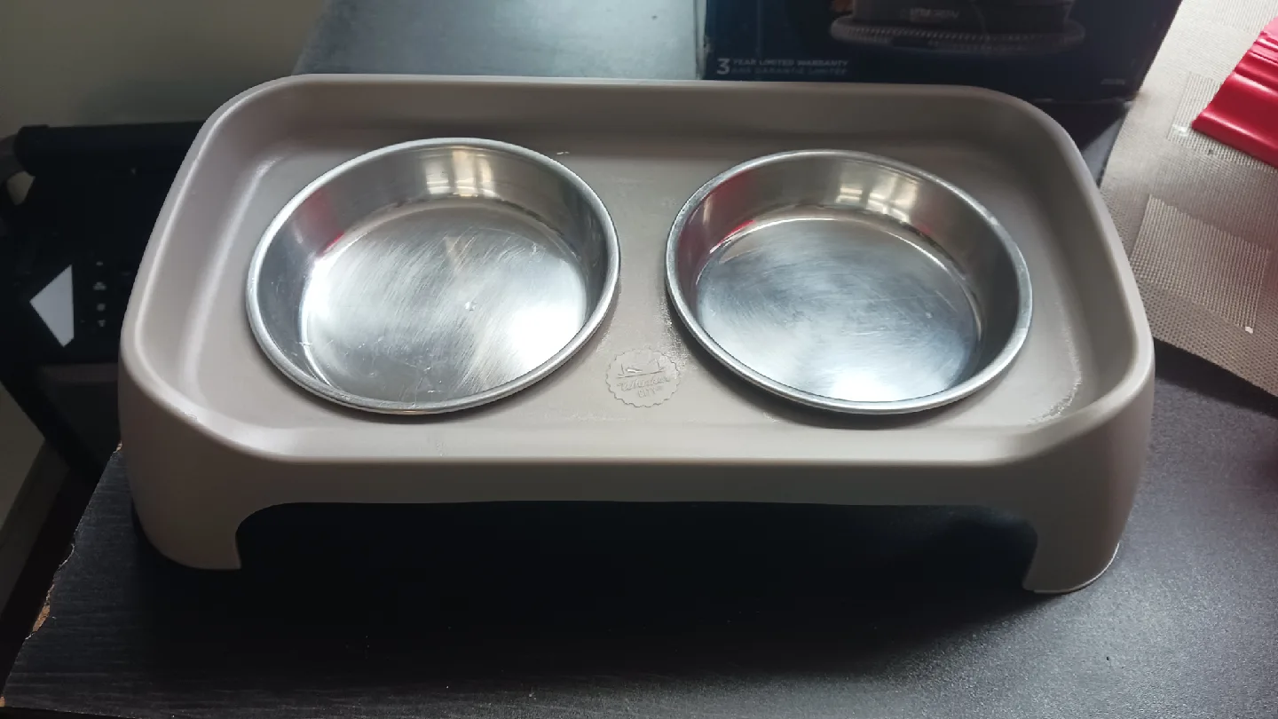 Weatherly City Double Pet Feeder thumbnail