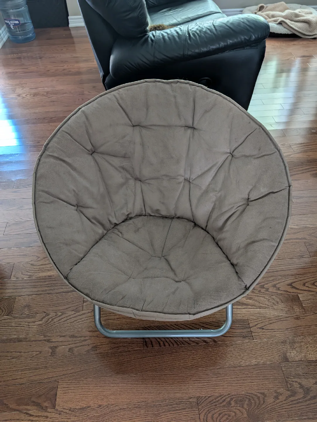 Foldable Saucer Chair - Comfy & Portable! thumbnail