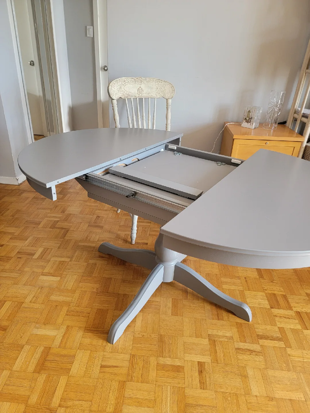 IKEA INGATORP Extendable Round Dining Table Grey image indicator(3)