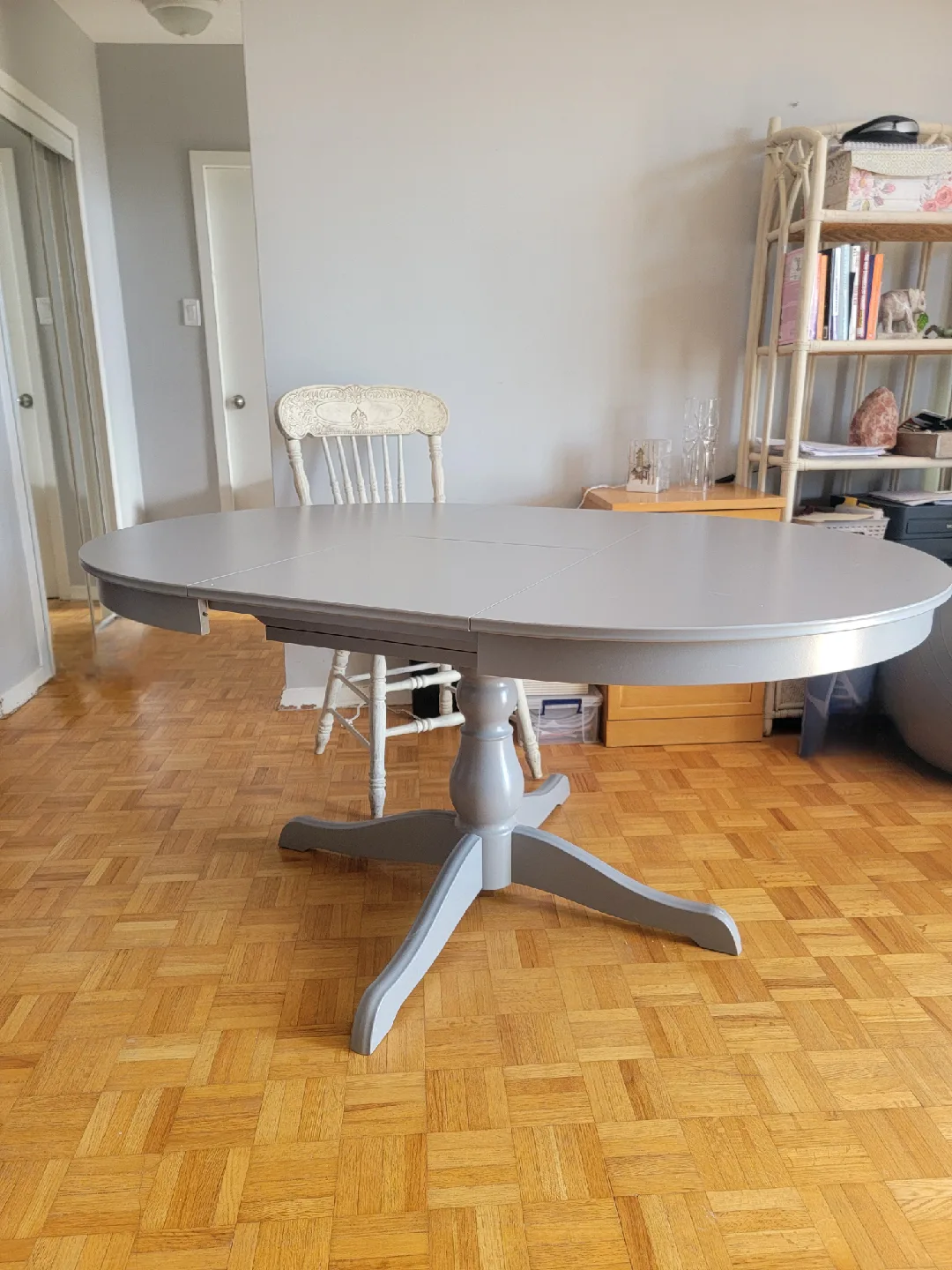 IKEA INGATORP Extendable Round Dining Table Grey image indicator(4)
