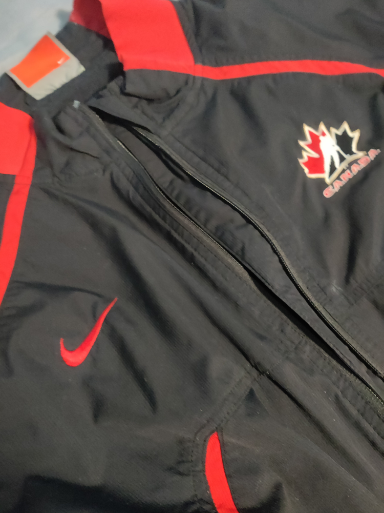 Nike Team Canada Jacket, Size L - photo 3